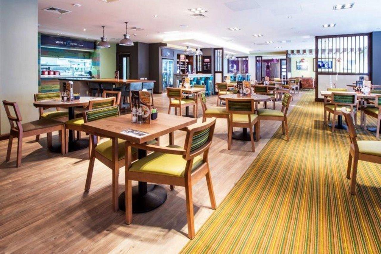 Premier Inn Worthing Seafront Экстерьер фото