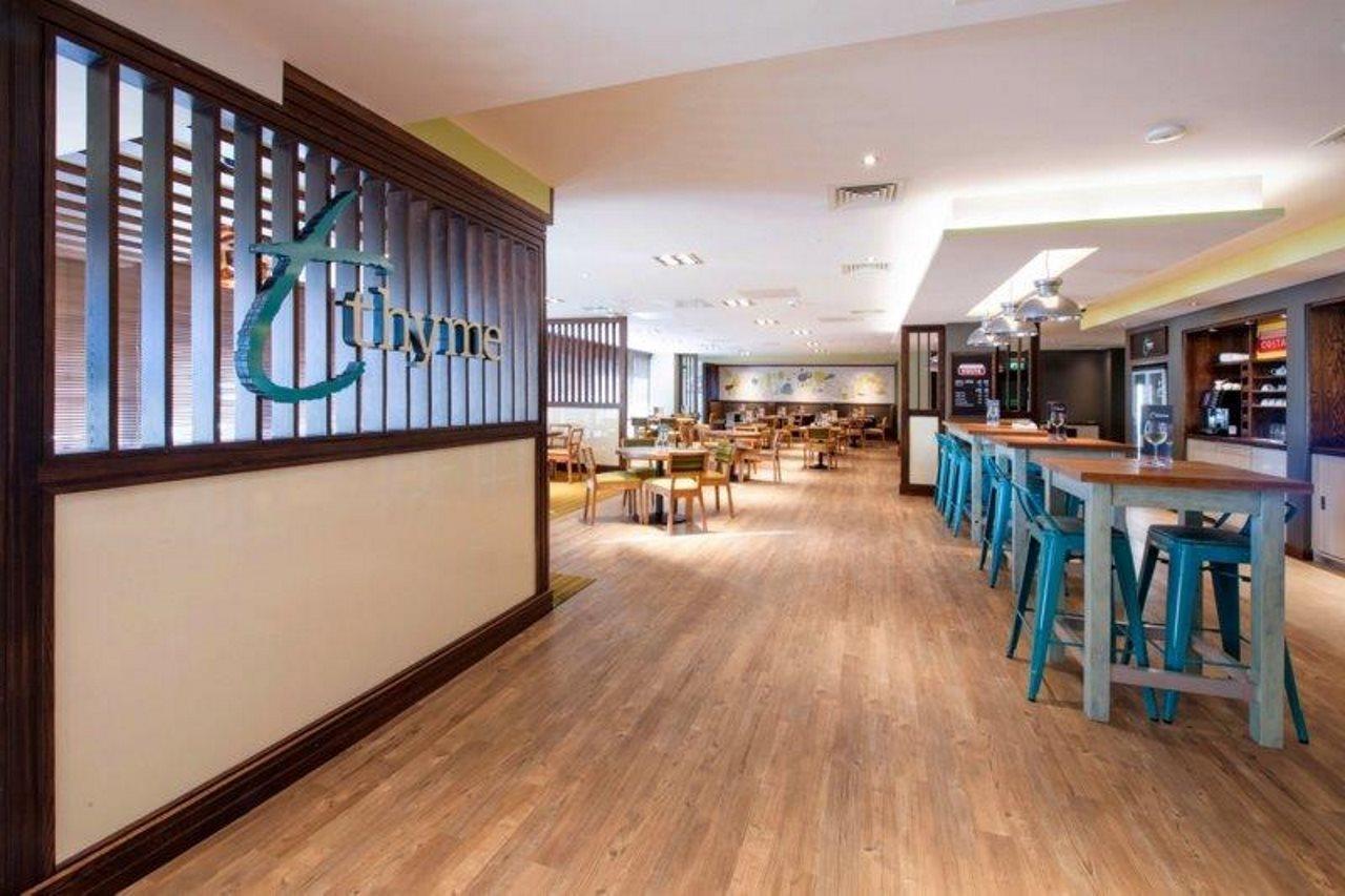 Premier Inn Worthing Seafront Экстерьер фото