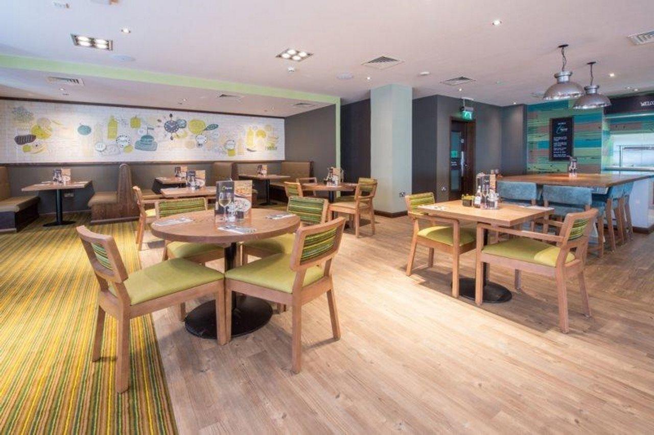 Premier Inn Worthing Seafront Экстерьер фото