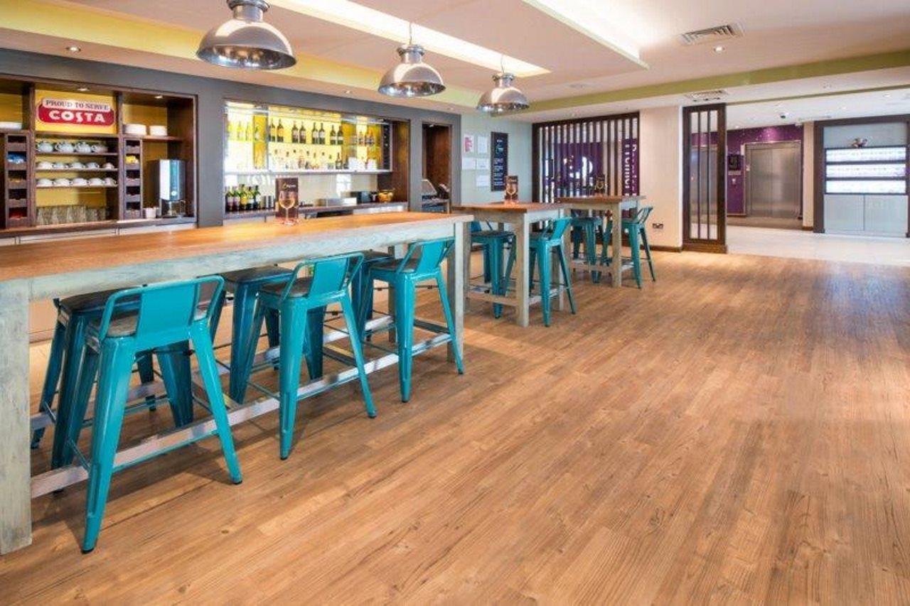 Premier Inn Worthing Seafront Экстерьер фото