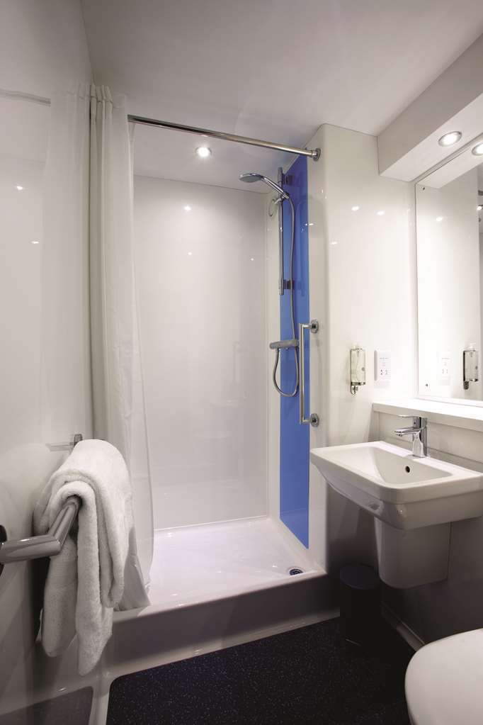 Premier Inn Worthing Seafront Номер фото