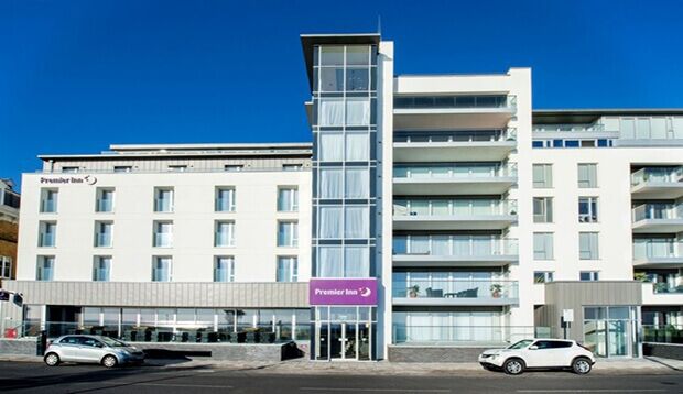 Premier Inn Worthing Seafront Экстерьер фото