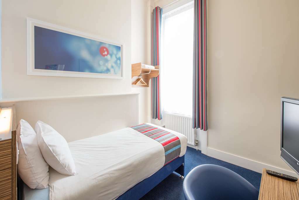 Premier Inn Worthing Seafront Номер фото